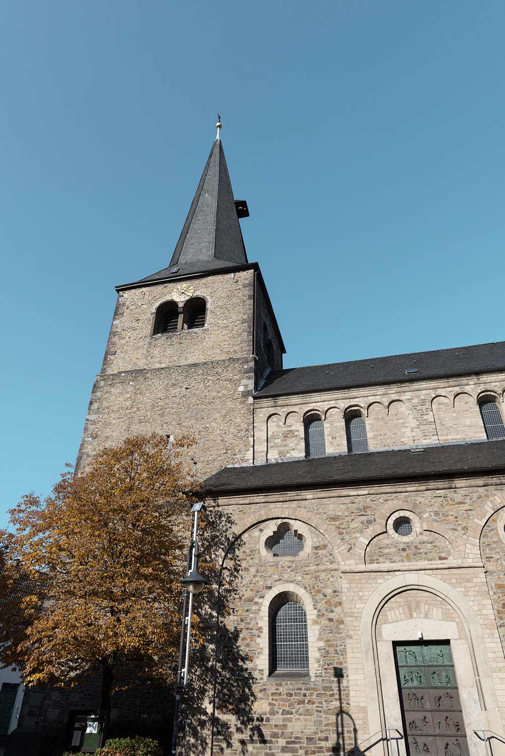 Reformationskirche in Hilden | Mietwagen bei Autovermietung Arndt Hilden